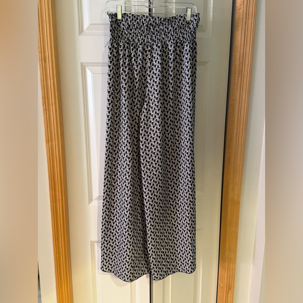 Elegant Black and White Patterned Women's Spilt Leg Pants NWT